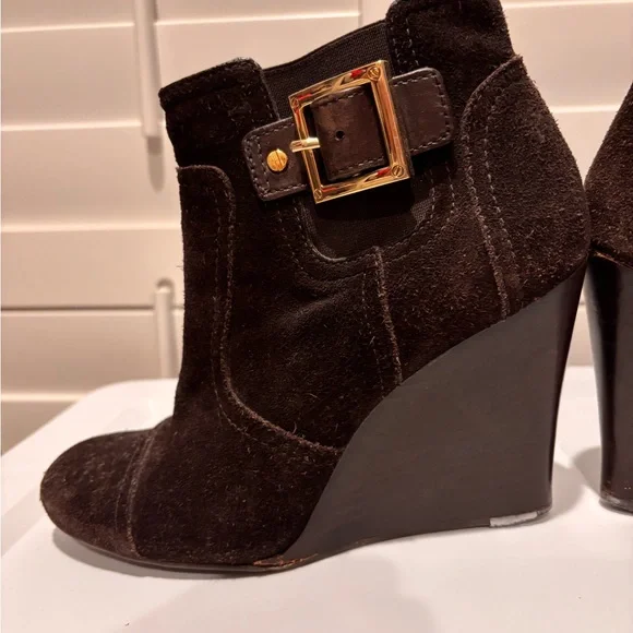 Tory Burch Adrienne suede wedge ankle bootie in brown size 8.5 - Picture 3 of 13